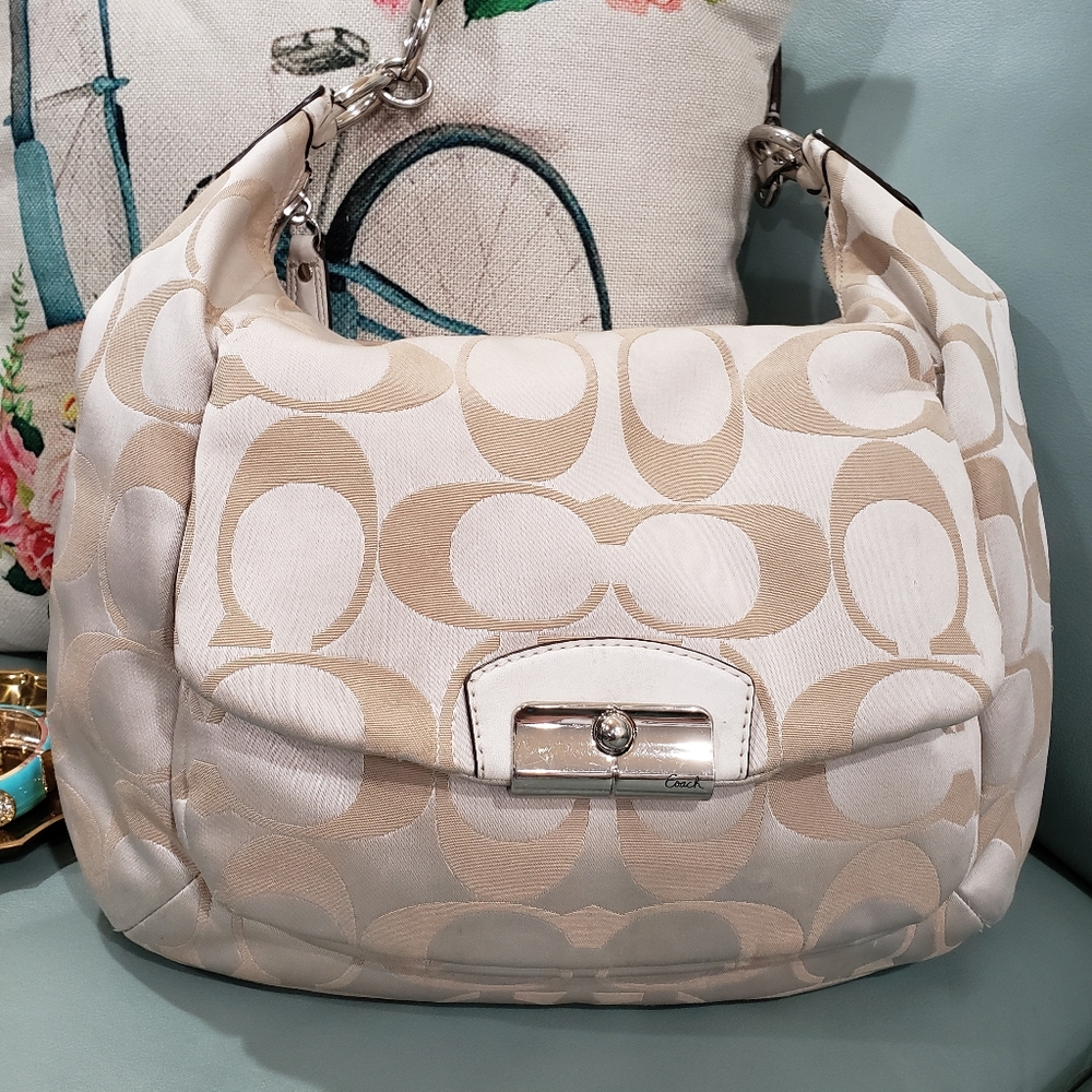 RARE FIND COACH SIGNATURE MONOGRAM HOBO HANDBAG.  COACH F22310